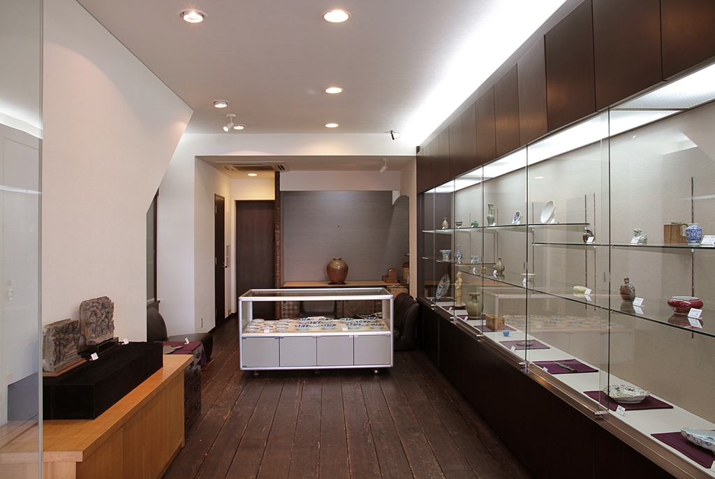 古美術いづみ | 中国陶磁器を中心に日本・朝鮮・オリエントの物を扱う